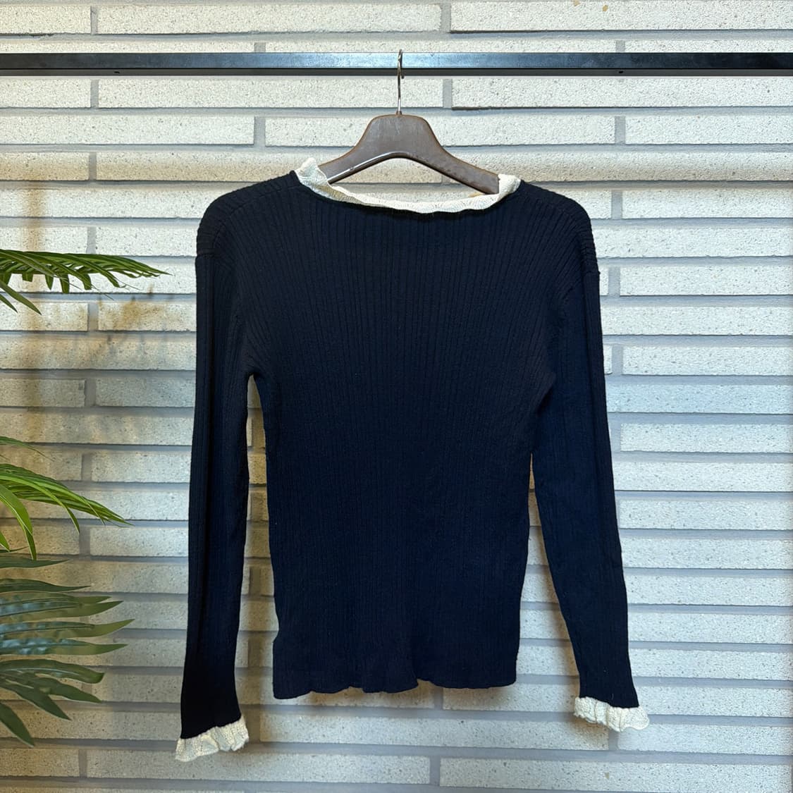 JPN VINTAGE 롱슬리브 골지 니트 레이스 프릴 디테일 슬림핏 남색 상품이미지3