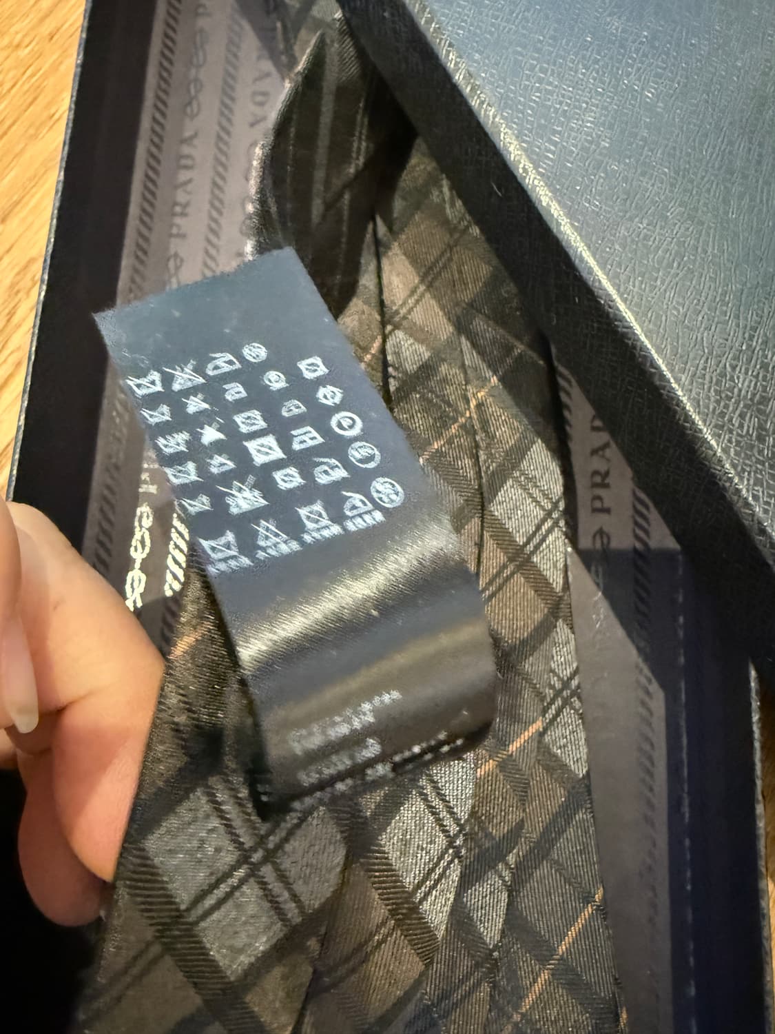 새상품) 프라다 실크넥타이 상품이미지4