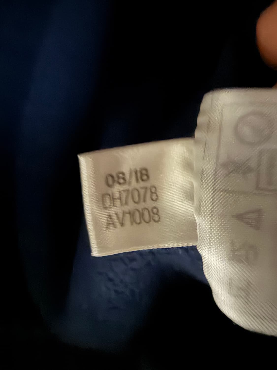 아디다스 오리지널스 윈터라이즈드 풀오버 후디 네이비 (DH7078) 2x 상품이미지4