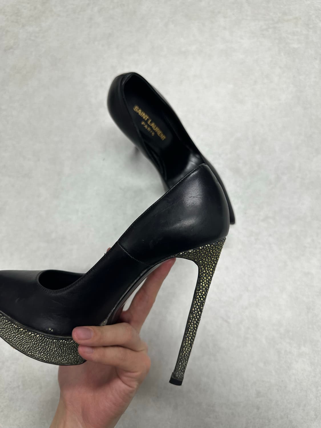 생로랑 스터드 플랫폼 펌프스 상품이미지8
