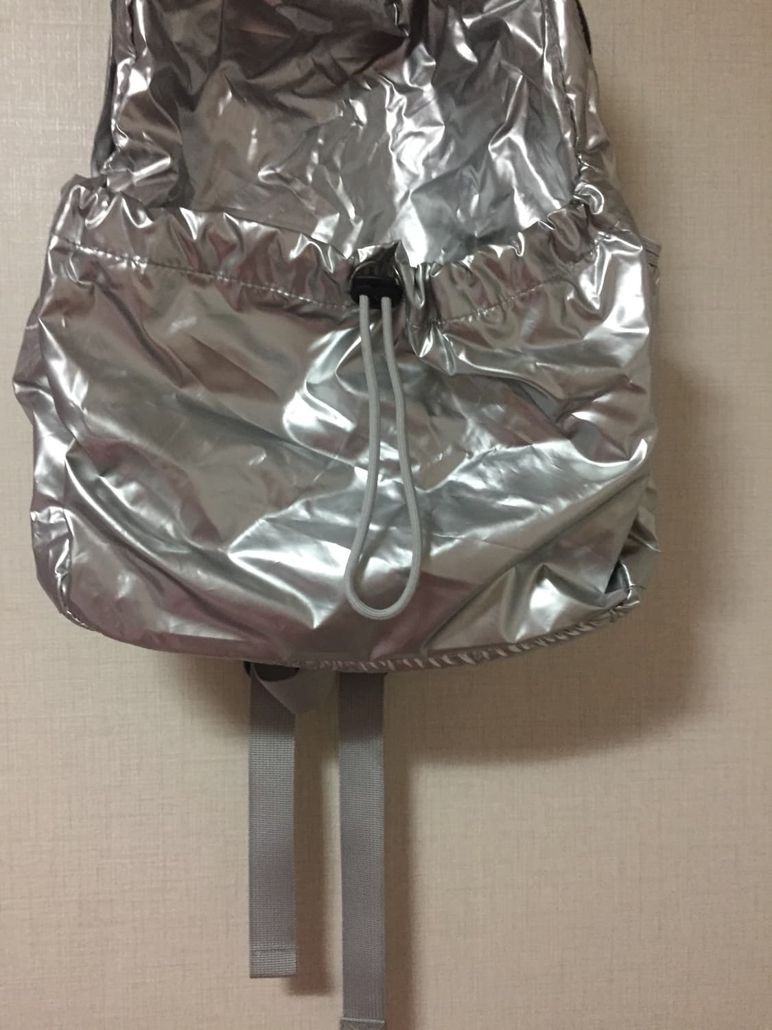 미그웨치 글로시 실버 백팩 상품이미지3