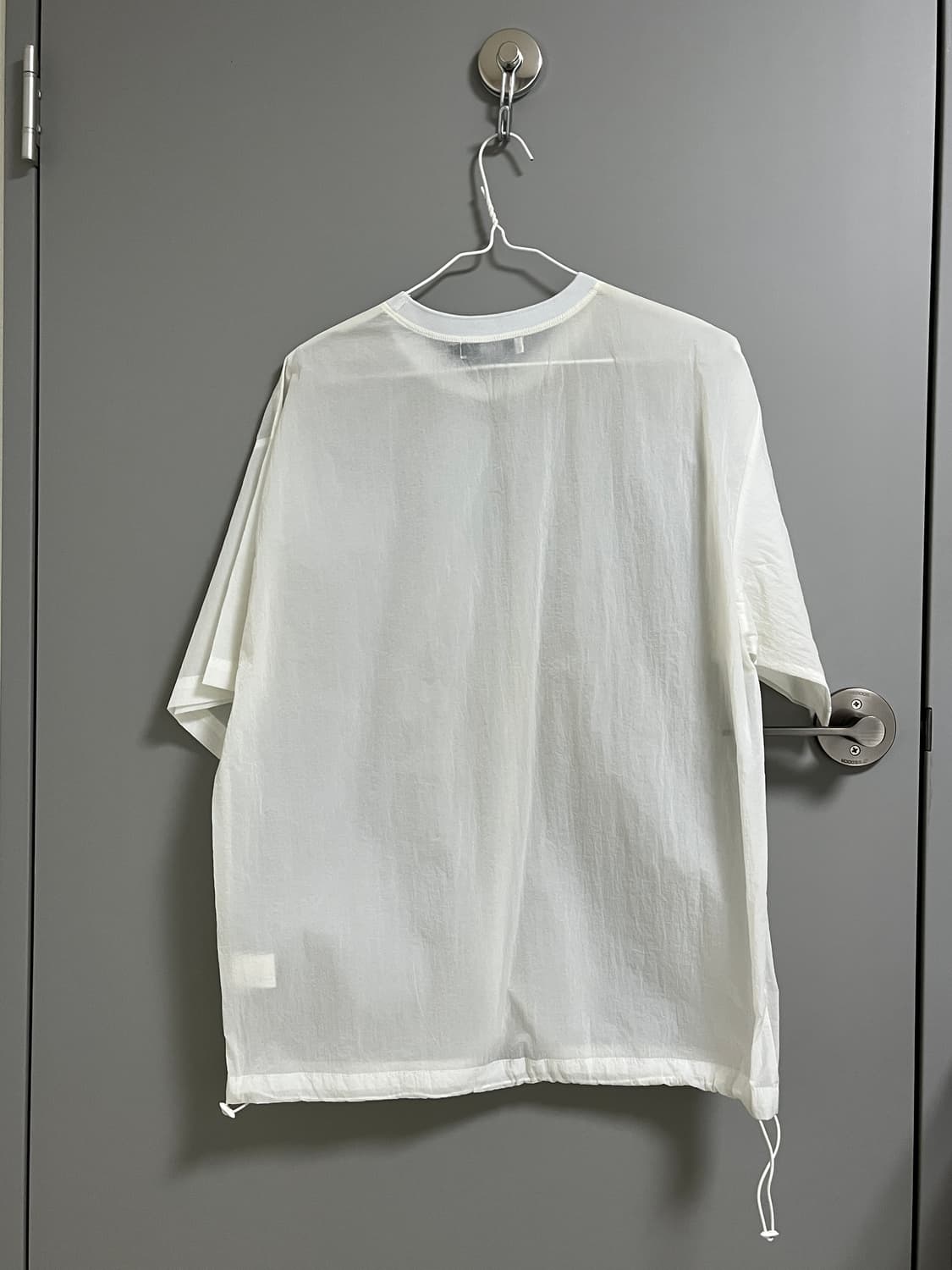 아모멘토 화이트 쉬어 반팔 상품이미지2