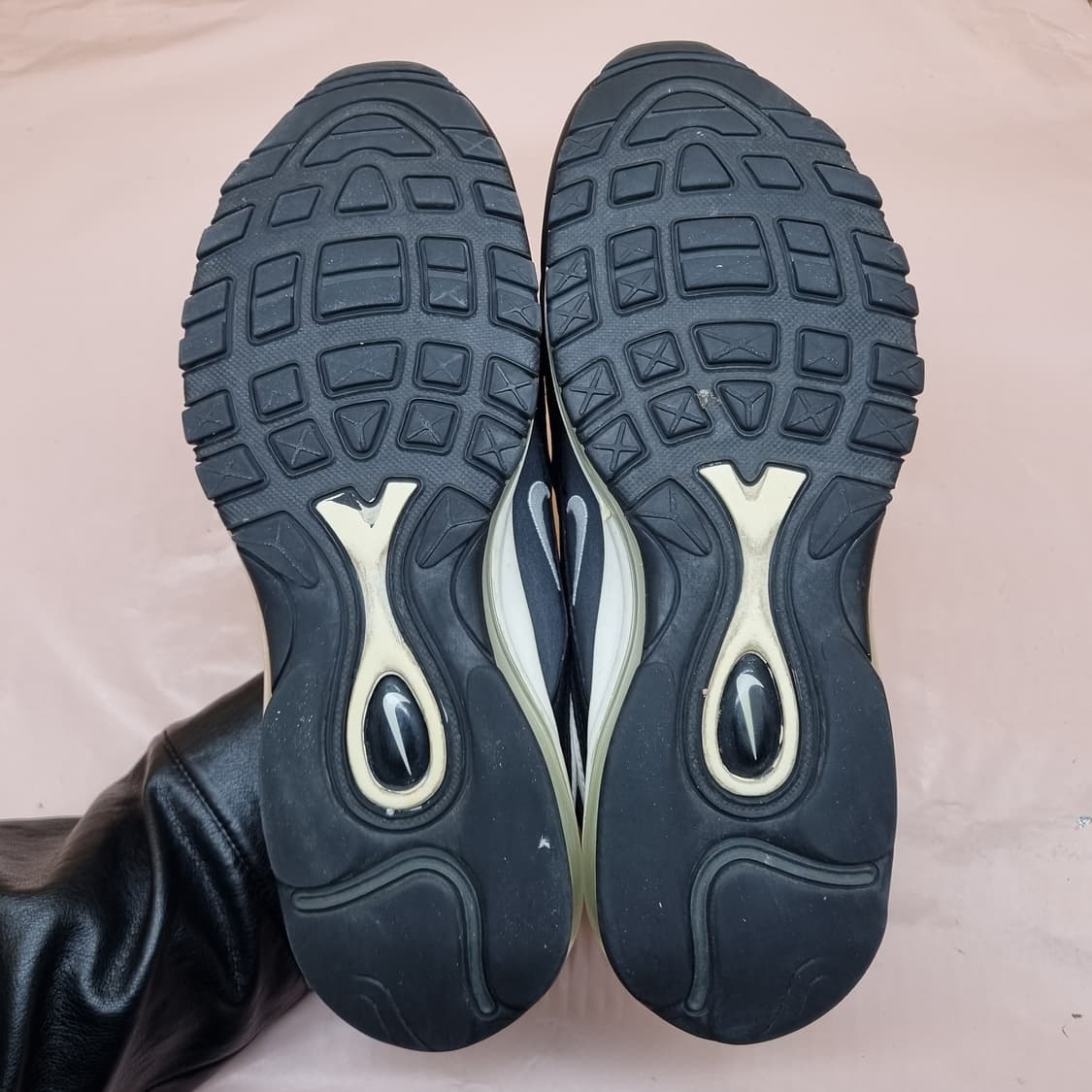 나이키 에어맥스 97 블랙 팬텀 남성 운동화 265 상품이미지3