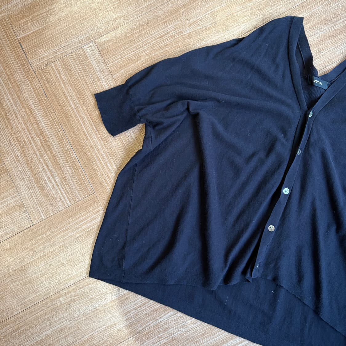 주카 하이 트위스티드 코튼 비대칭 숏 슬리브 가디건 상품이미지4