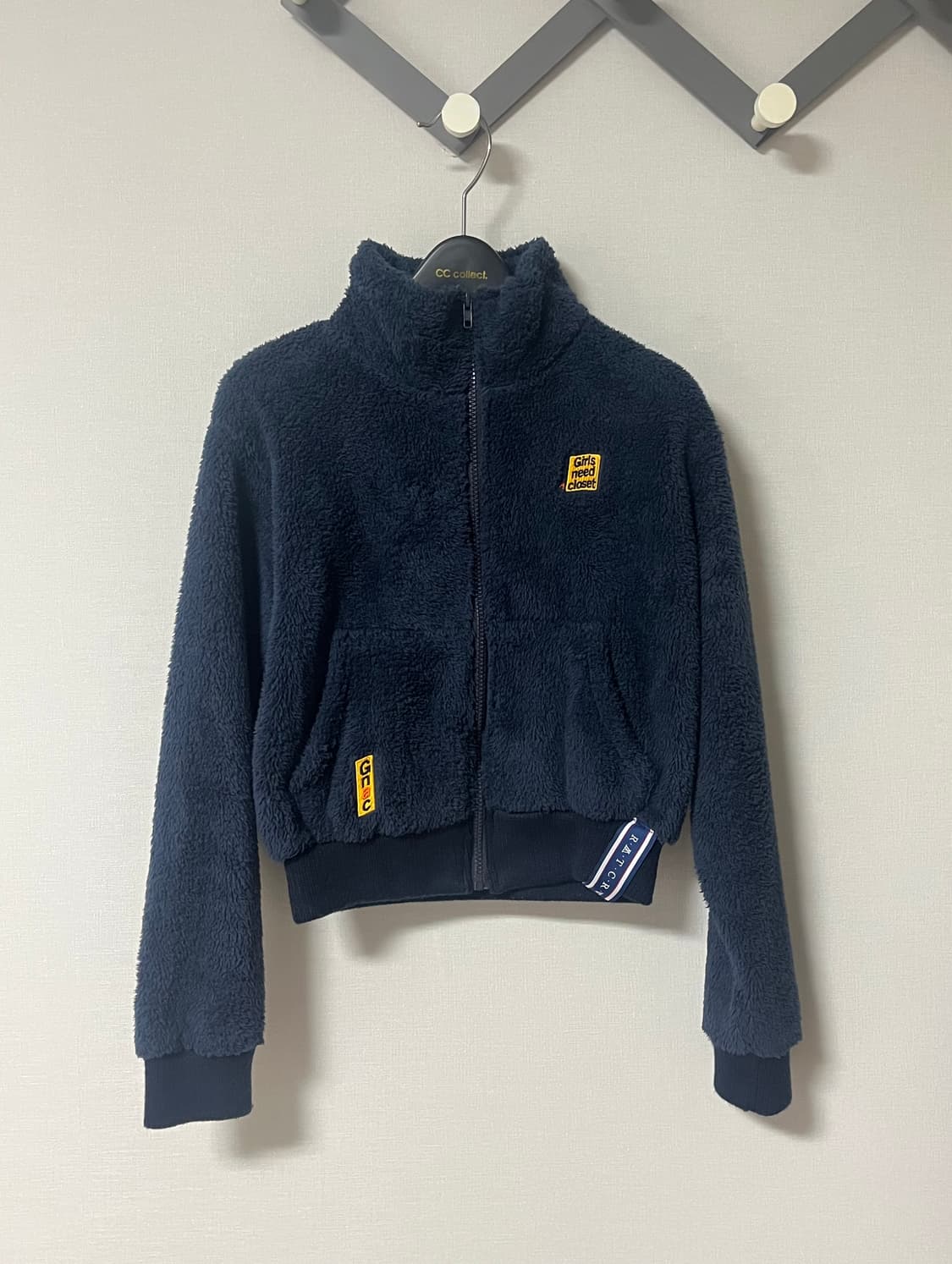 로맨틱크라운 Yeti Short Jacket_Navy 상품이미지3