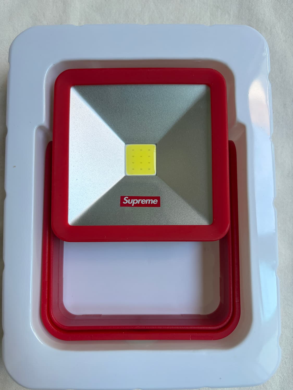 슈프림 18FW 마그네틱 킥스탠드 라이트 레드  SUPREME  상품이미지4