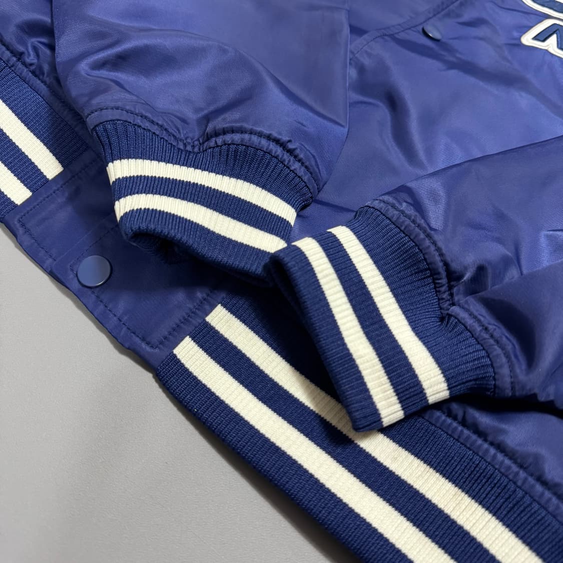 쇼트(Schott) 22ss 블루컬러 스펠링 로고 나일론 바시티 자켓 상품이미지4