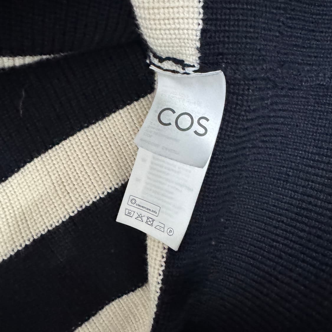 cos 코스 반집업 울 니트 XL사이즈 상품이미지5