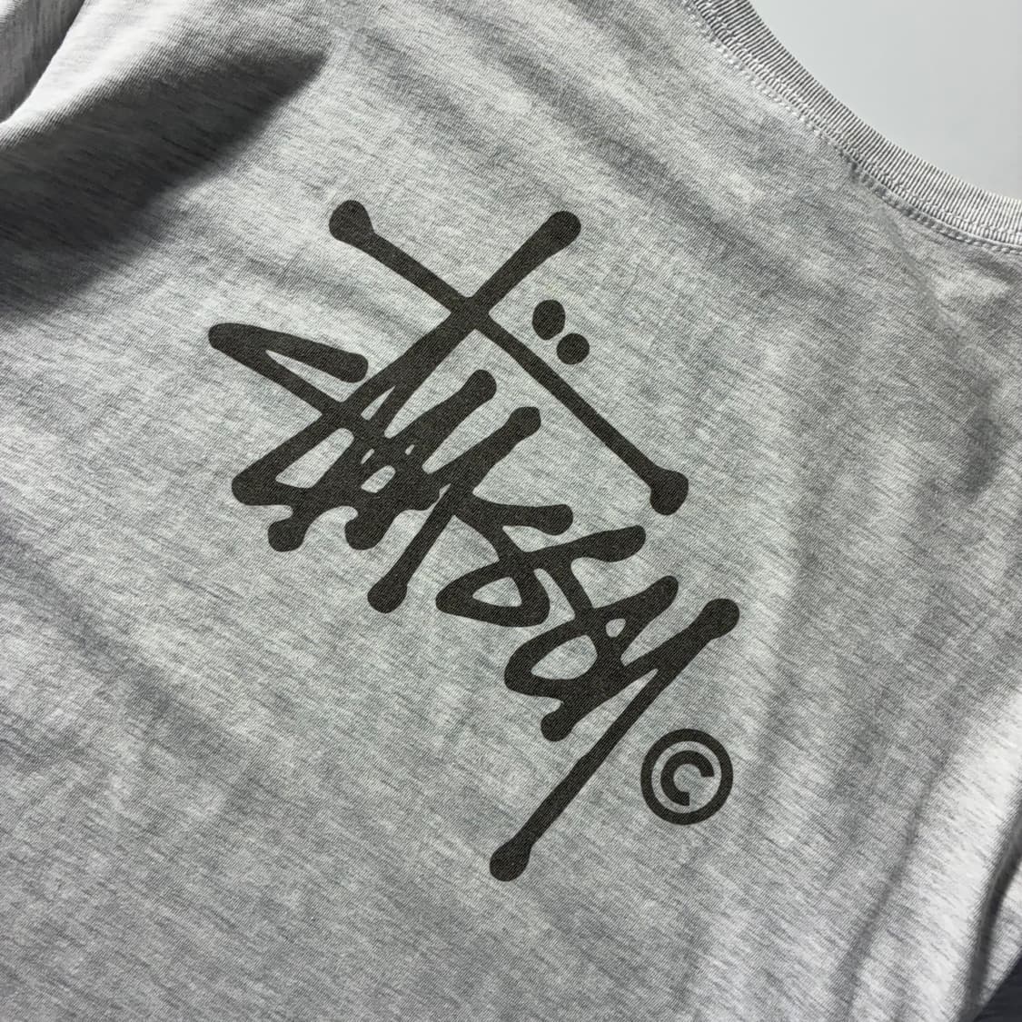 Stussy  스투시 베이직 피그먼트 롱슬리브 그레이 반팔 티셔츠 상품이미지3