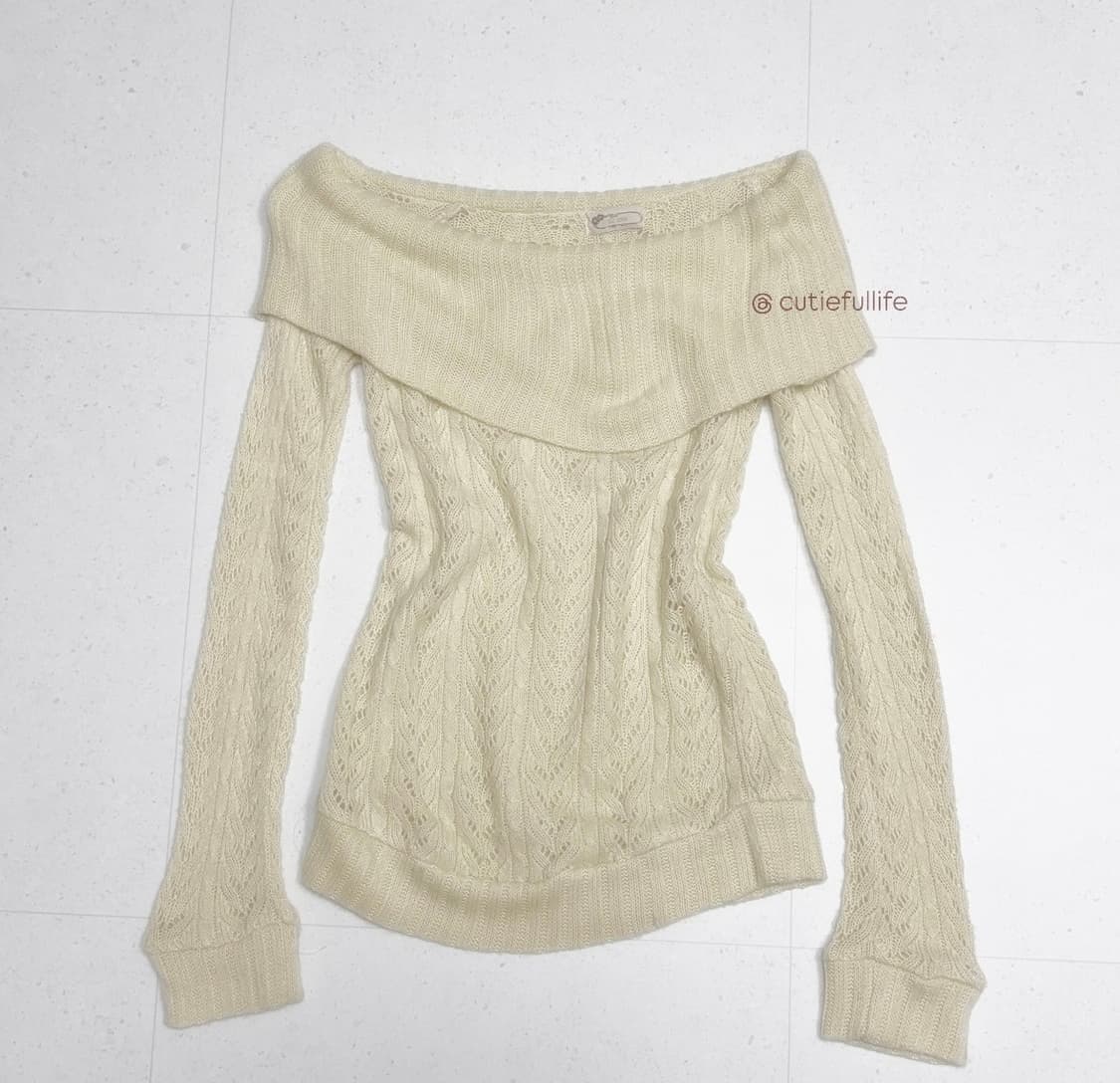 리즈리사 코리락쿠마깔 오프숄더니트 상품이미지1