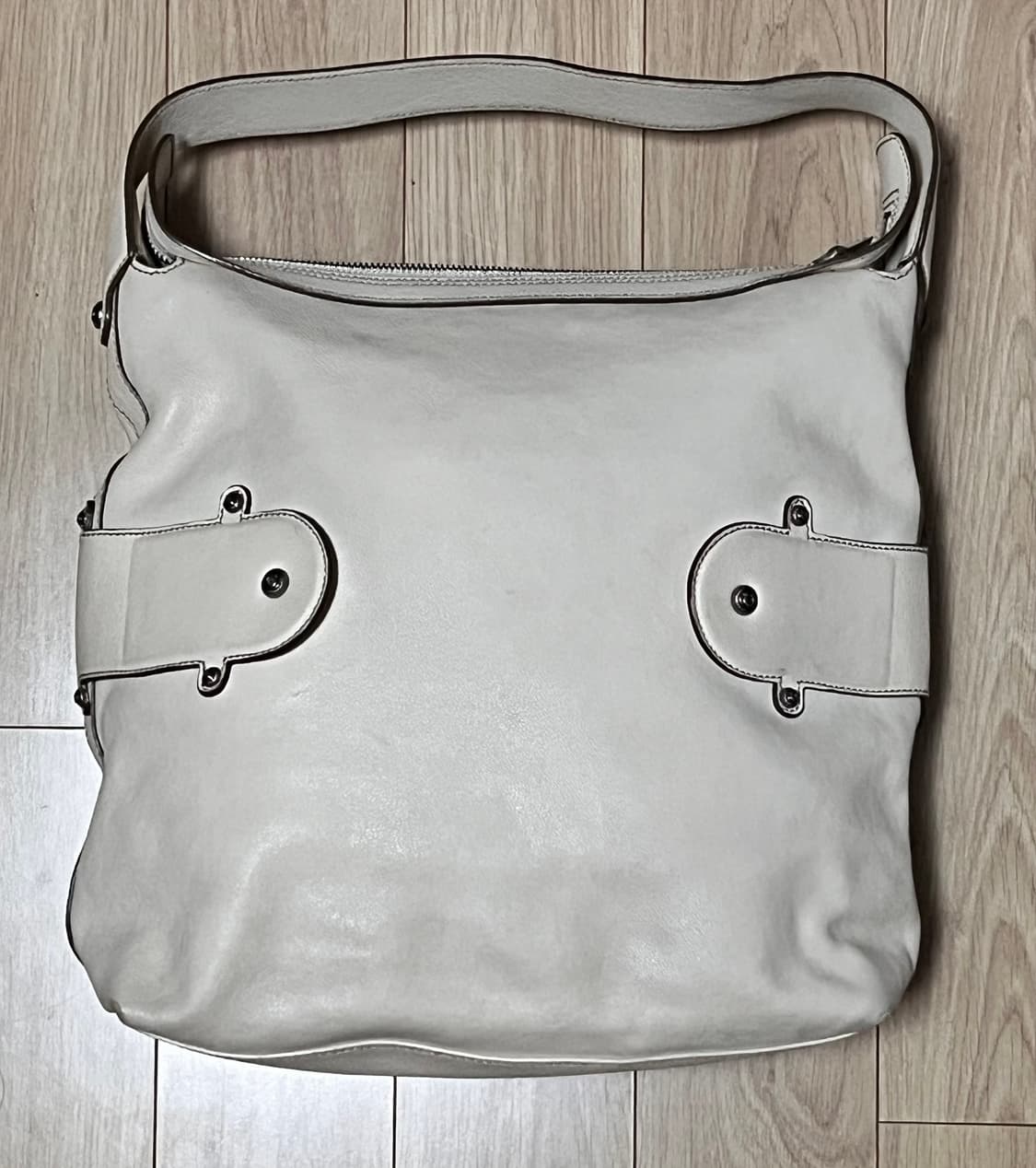 페라가모 아이보리 숄더백 32X36cm 상품이미지2