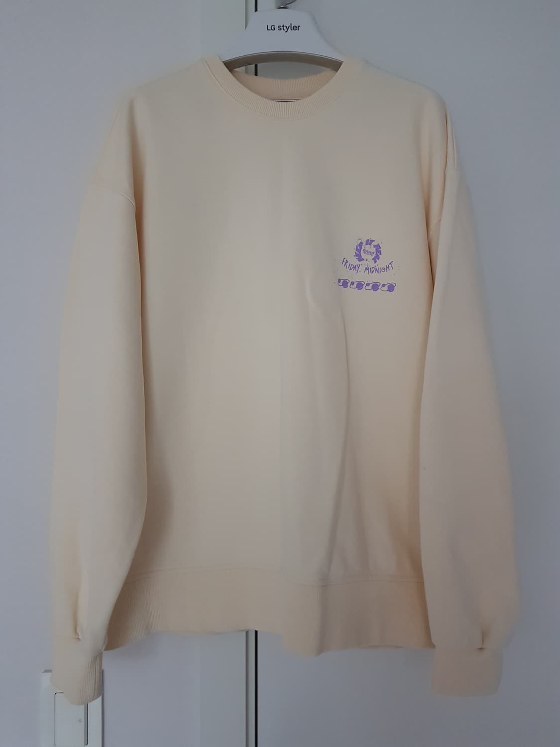 [M] 프라이데이미드나잇 맨투맨 아이보리 상품이미지1