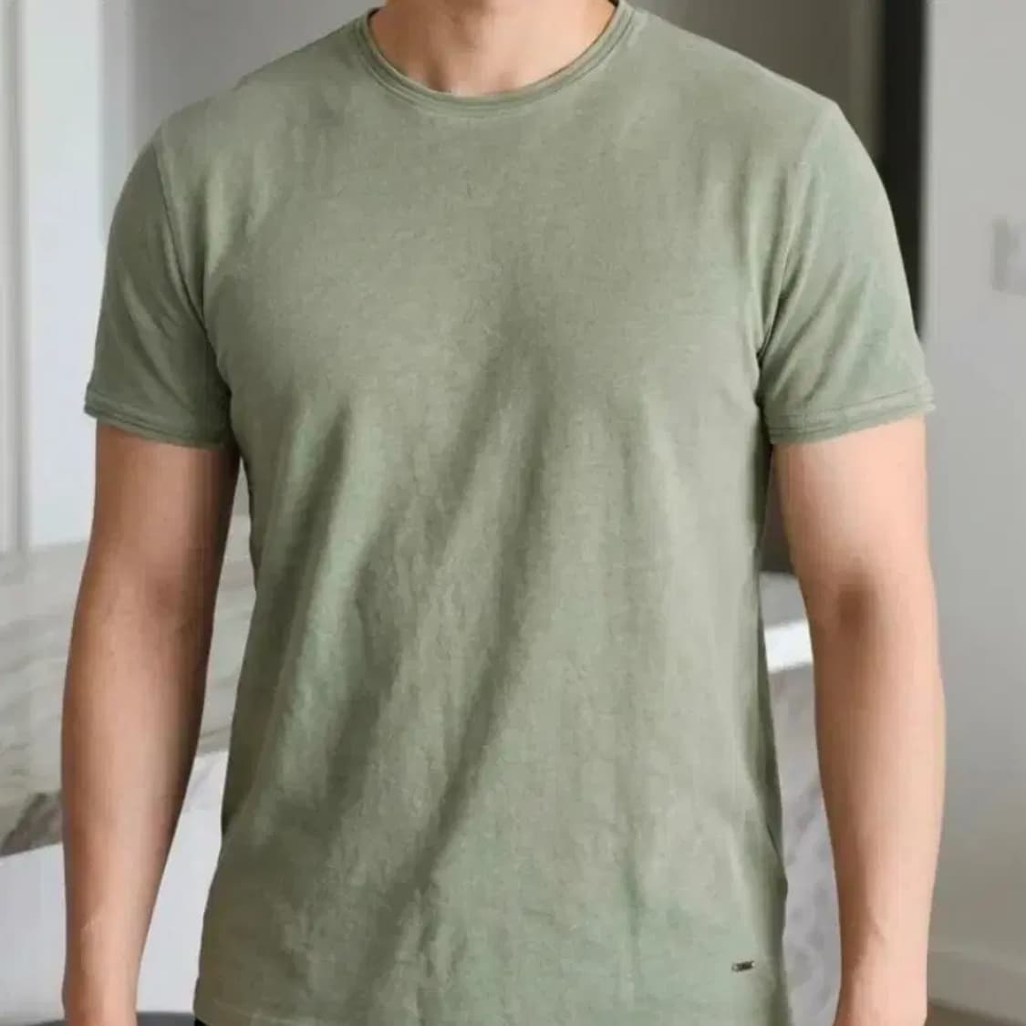 (새상품) BOSS 휴고보스 반팔티 XL 카키 상품이미지1