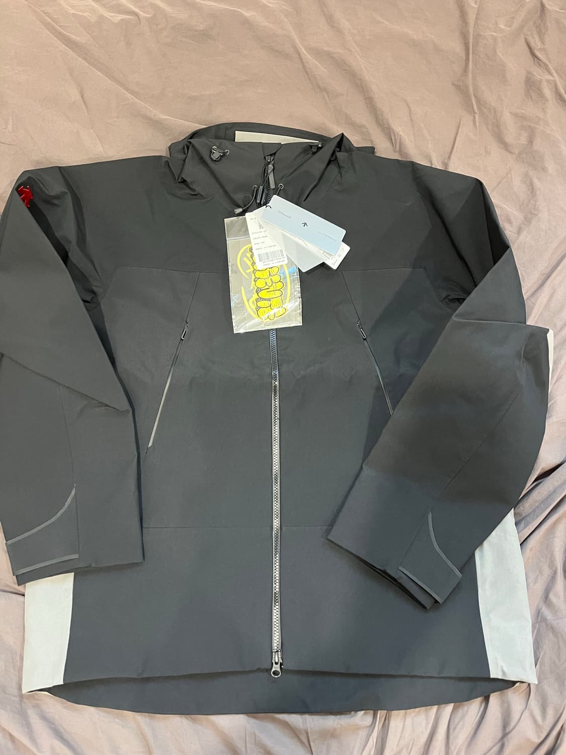 데상트 얼터레인 자운드 하드쉘 자켓 상품이미지2