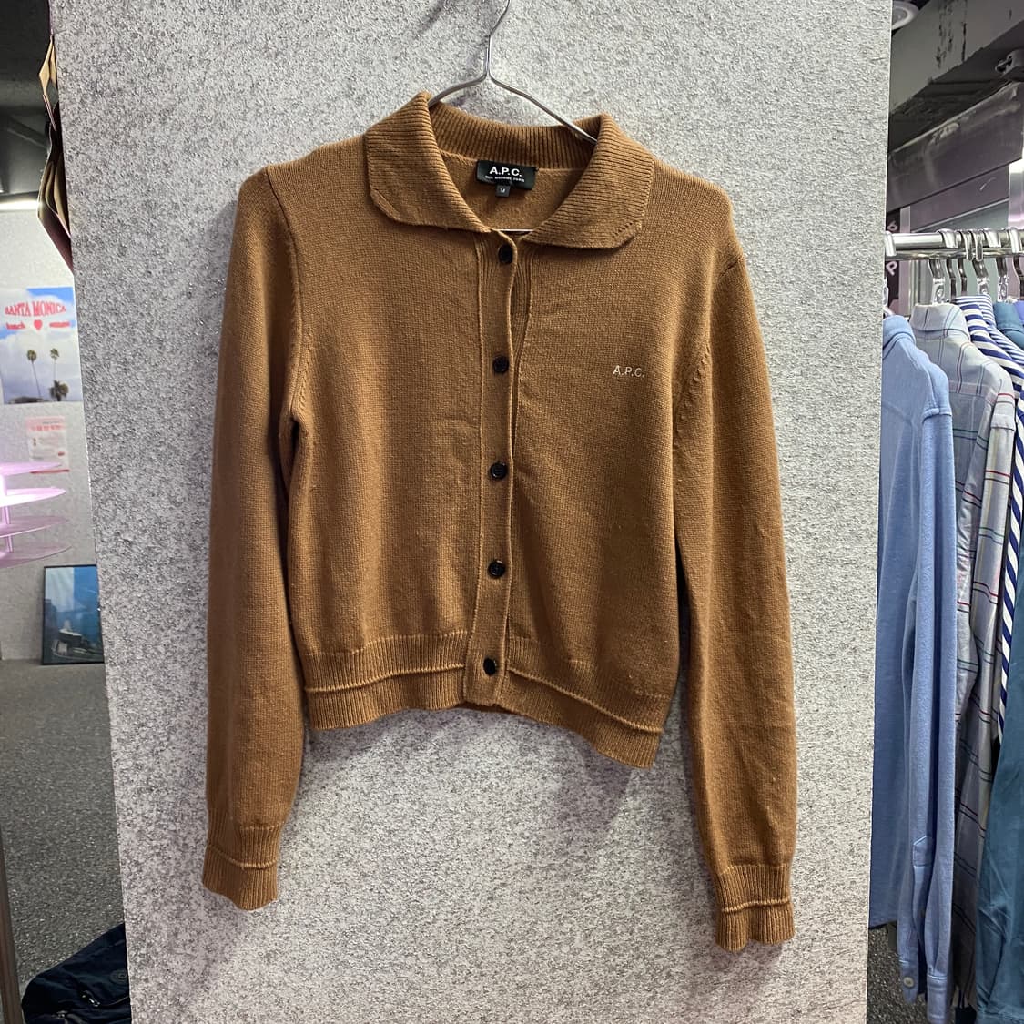 A.P.C. 스몰로고 브라운 버튼 가디건 B4555  상품이미지2