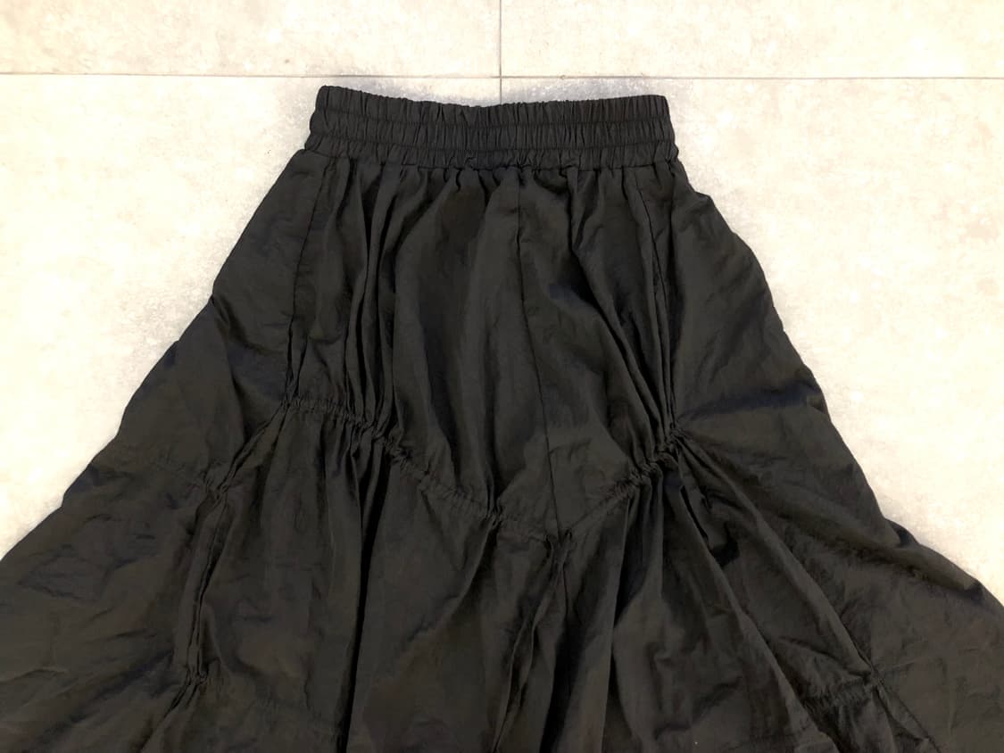 아카이브 무드 블랙 셔링 롱스커트 상품이미지2