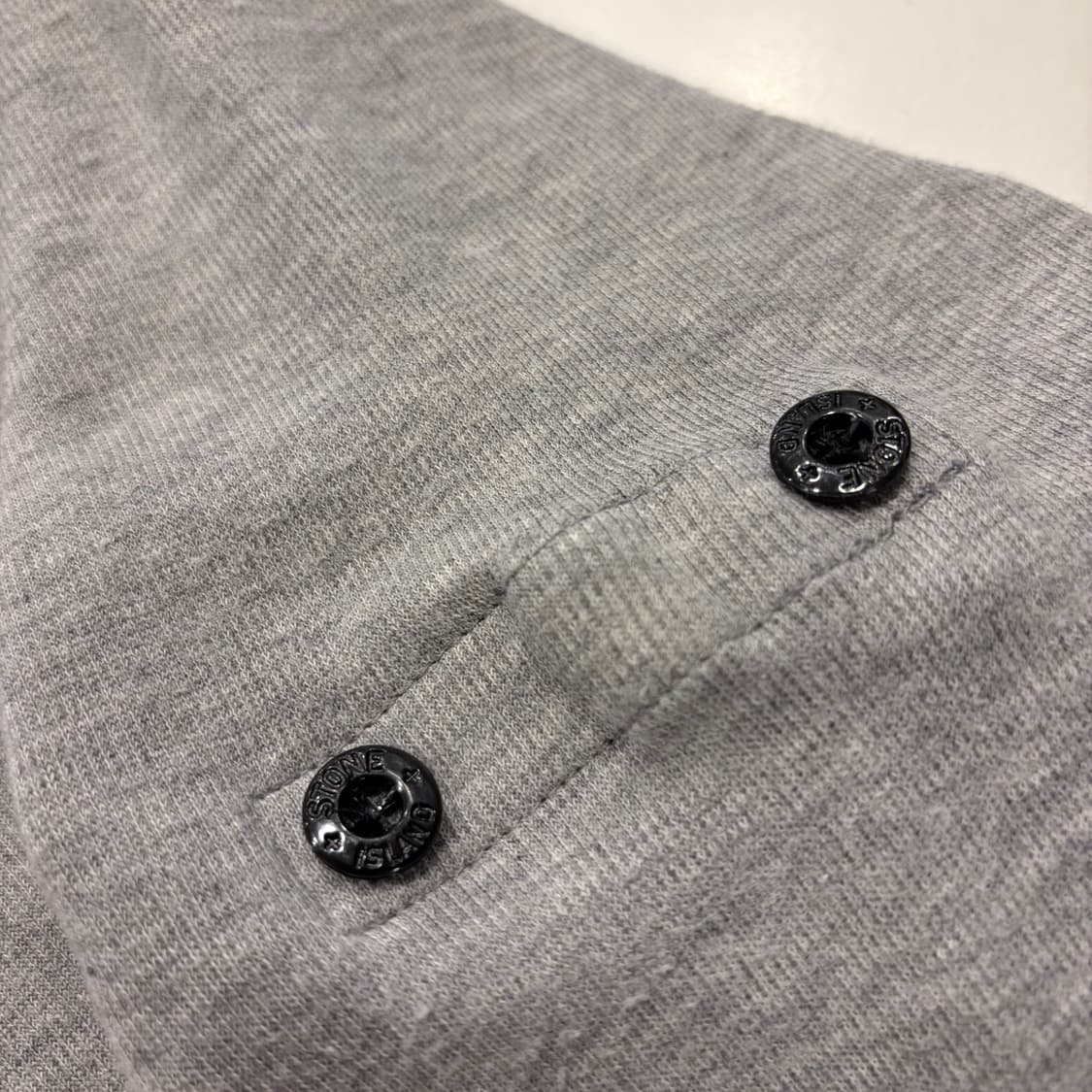 [L] 스톤아일랜드 맨투맨 티셔츠 그레이 노와펜 C114 상품이미지5