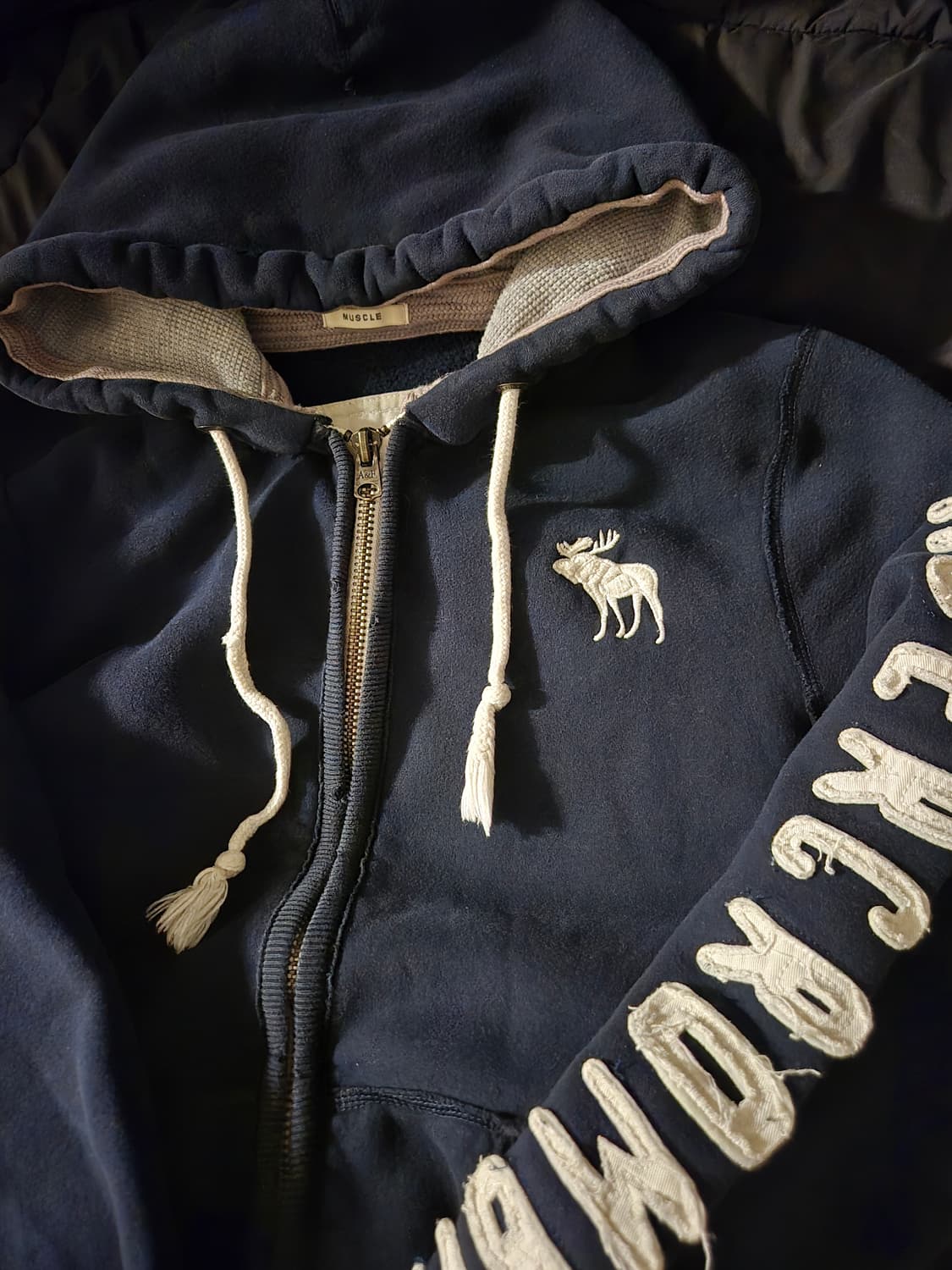 아베크롬비 머슬핏 네이비 화이트 암로고 후드집업 M 상품이미지3