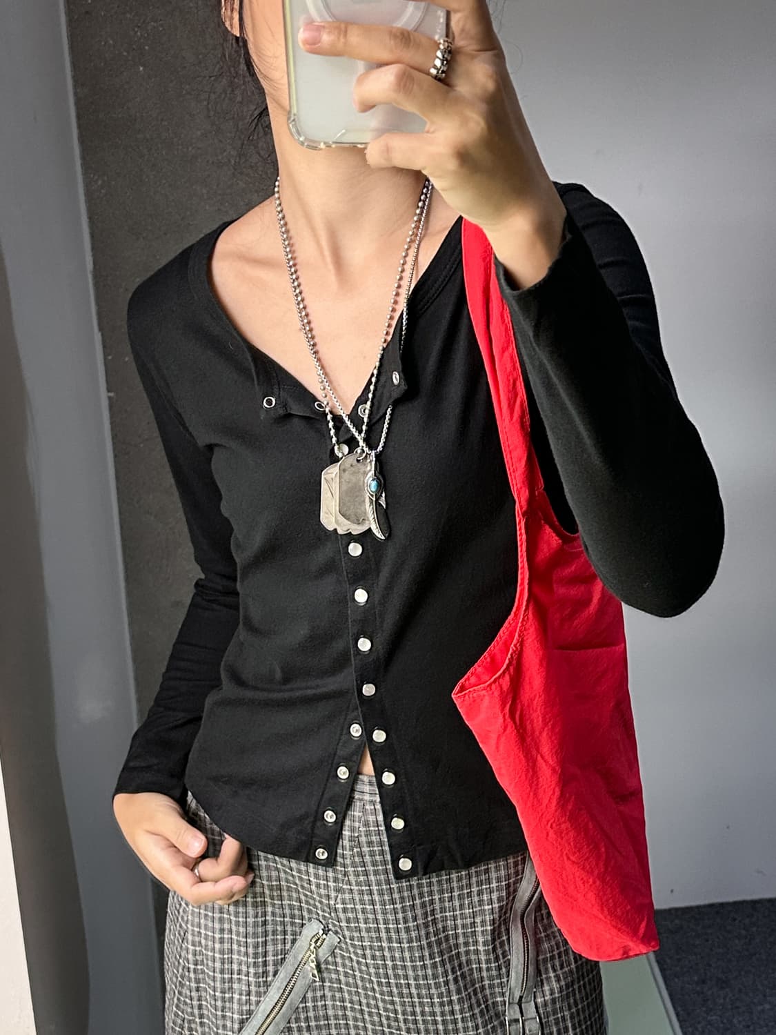 agnes B black snap buttons cardigan 상품이미지1