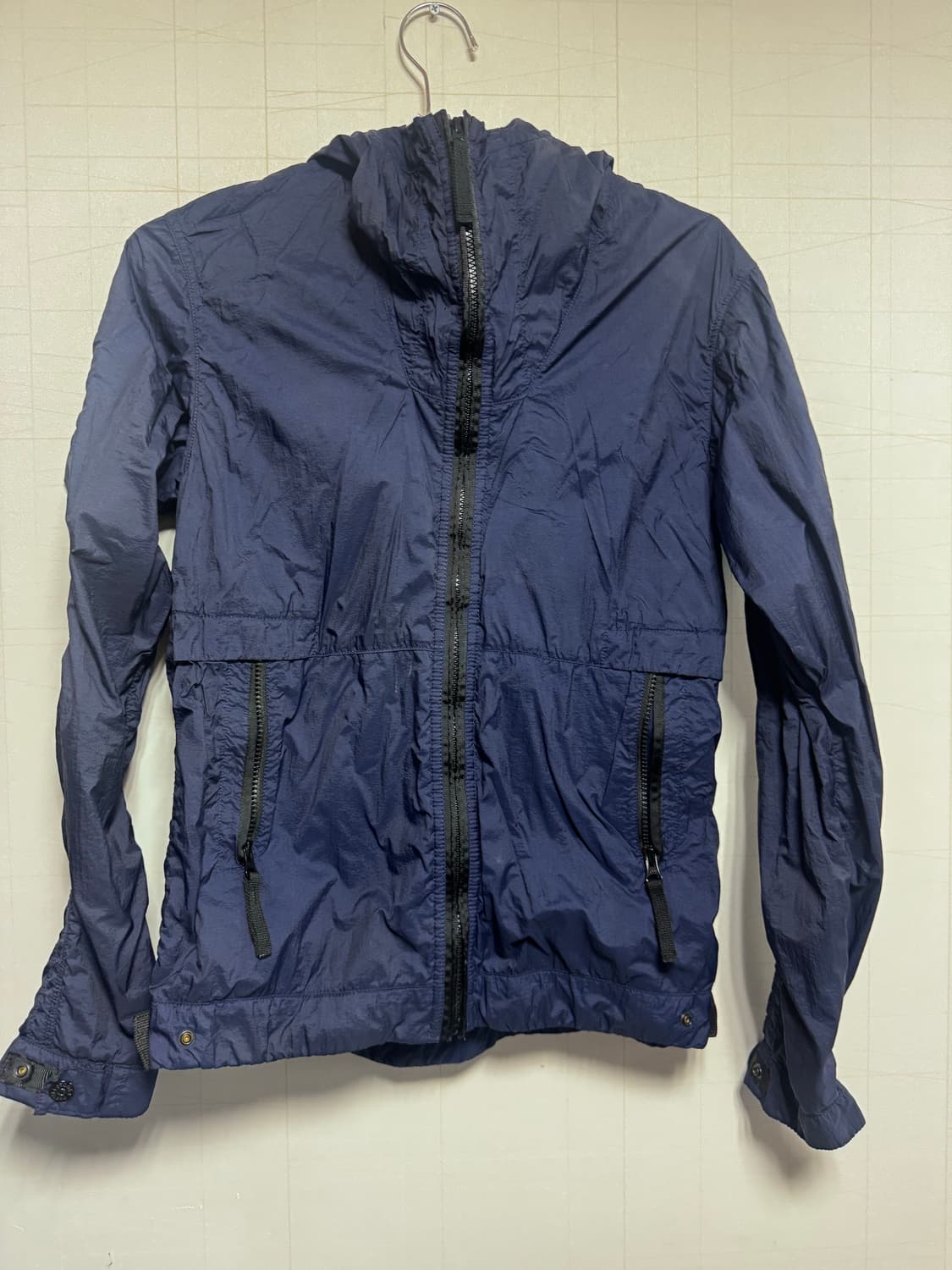 스톤아일랜드 바람막이 네이비 M 상품이미지1