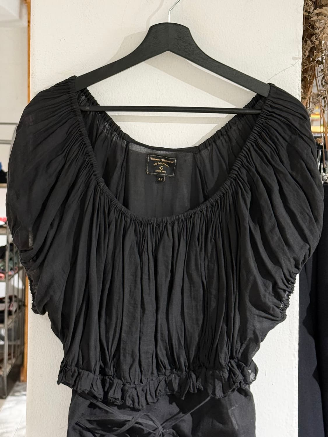 비비안웨스트우드 앵글로매니아 블랙 오프숄더 스트랩 블라우스 상품이미지4