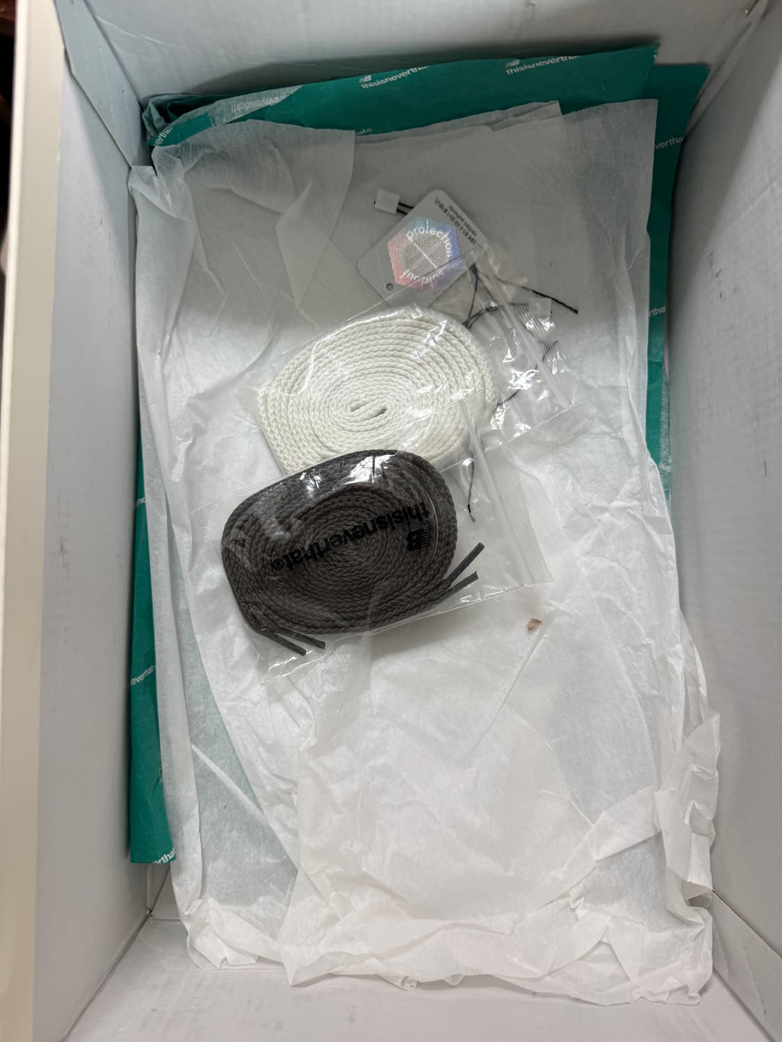 뉴발란스 X thisisneverthat 550 브라운 블랙 상품이미지10