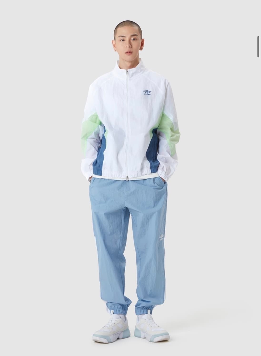 엄브로 딜라이트 스탠넥 웜업자켓 상품이미지1
