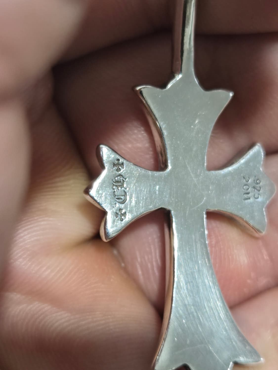 크롬하츠 정품
스키니 타이니 크로스 뱅글팔찌 상품이미지5