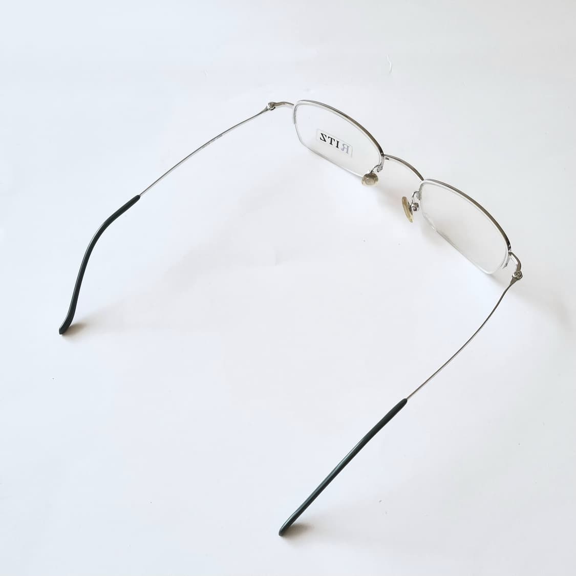 데드스탁 빈티지 실버 메탈 슬림 반무테 안경테 696 상품이미지4