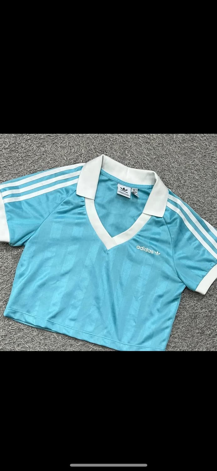 아디다스 풋볼 크롭탑 IR9779 입니다. 상품이미지3