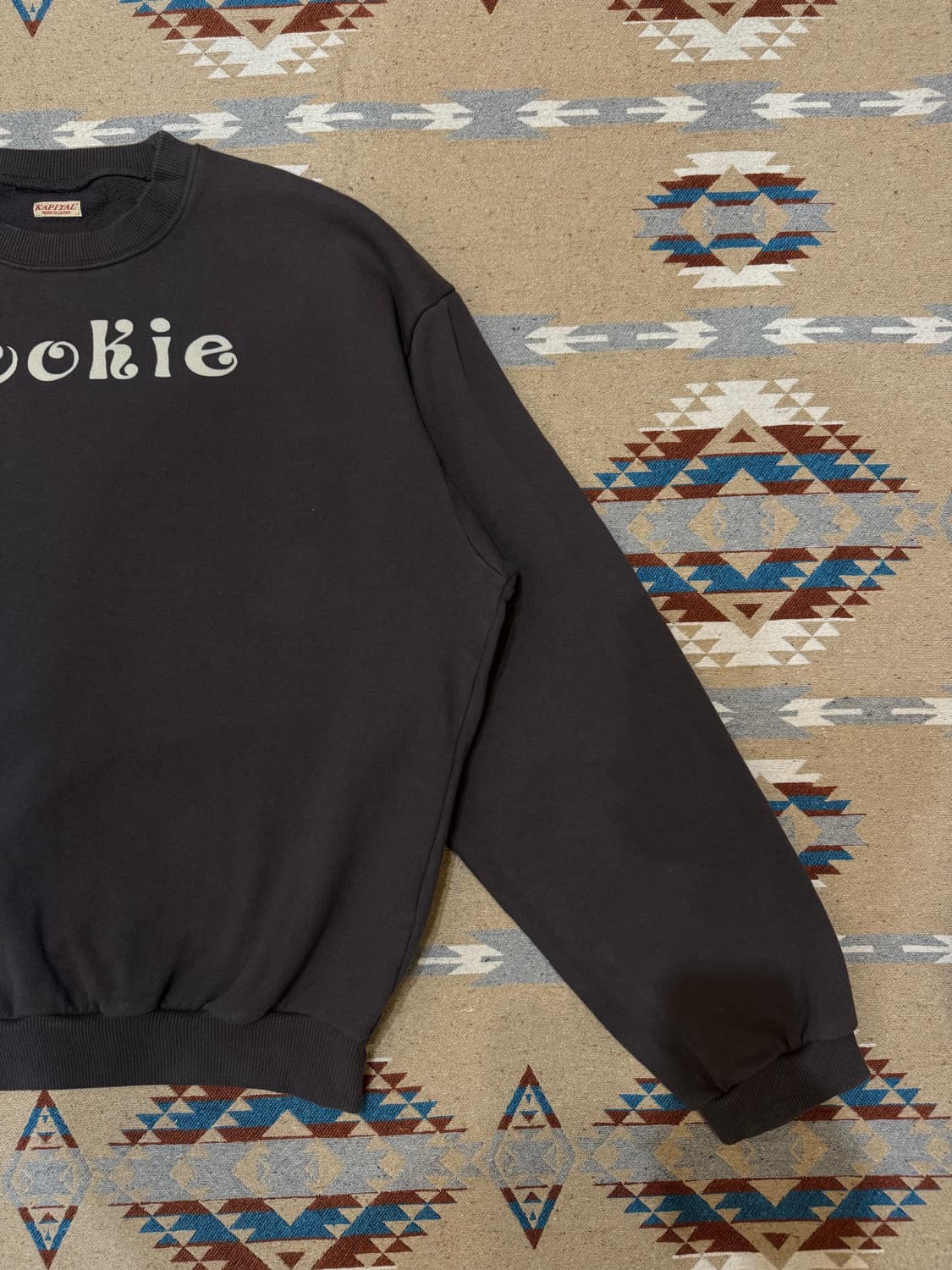 [4][XL] 캐피탈 30 크루 스웨트셔츠 쿠키 패치 잉크 블랙 상품이미지4