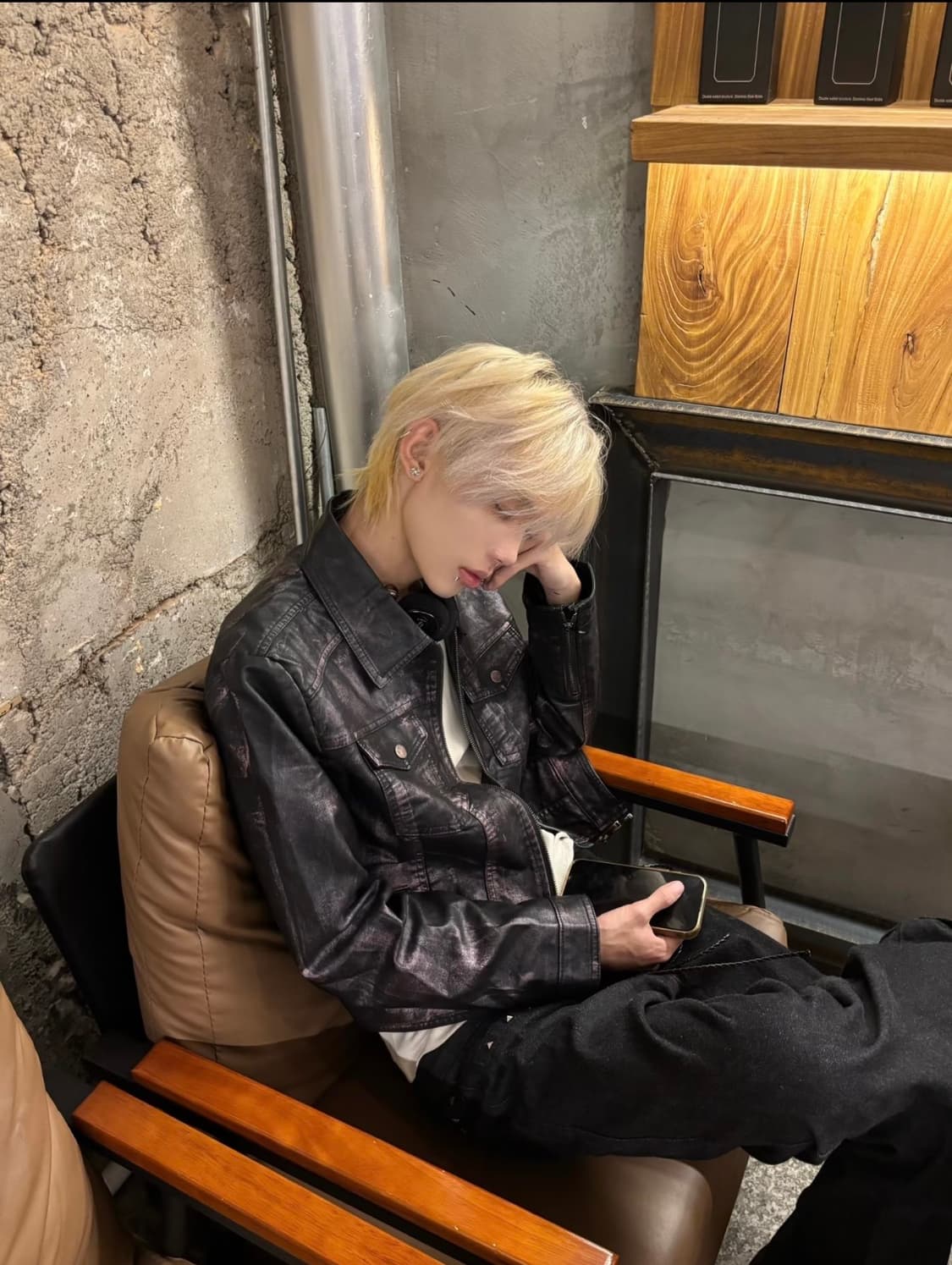 Distressed Paint-Coated Cropped Moto Jac 상품이미지2