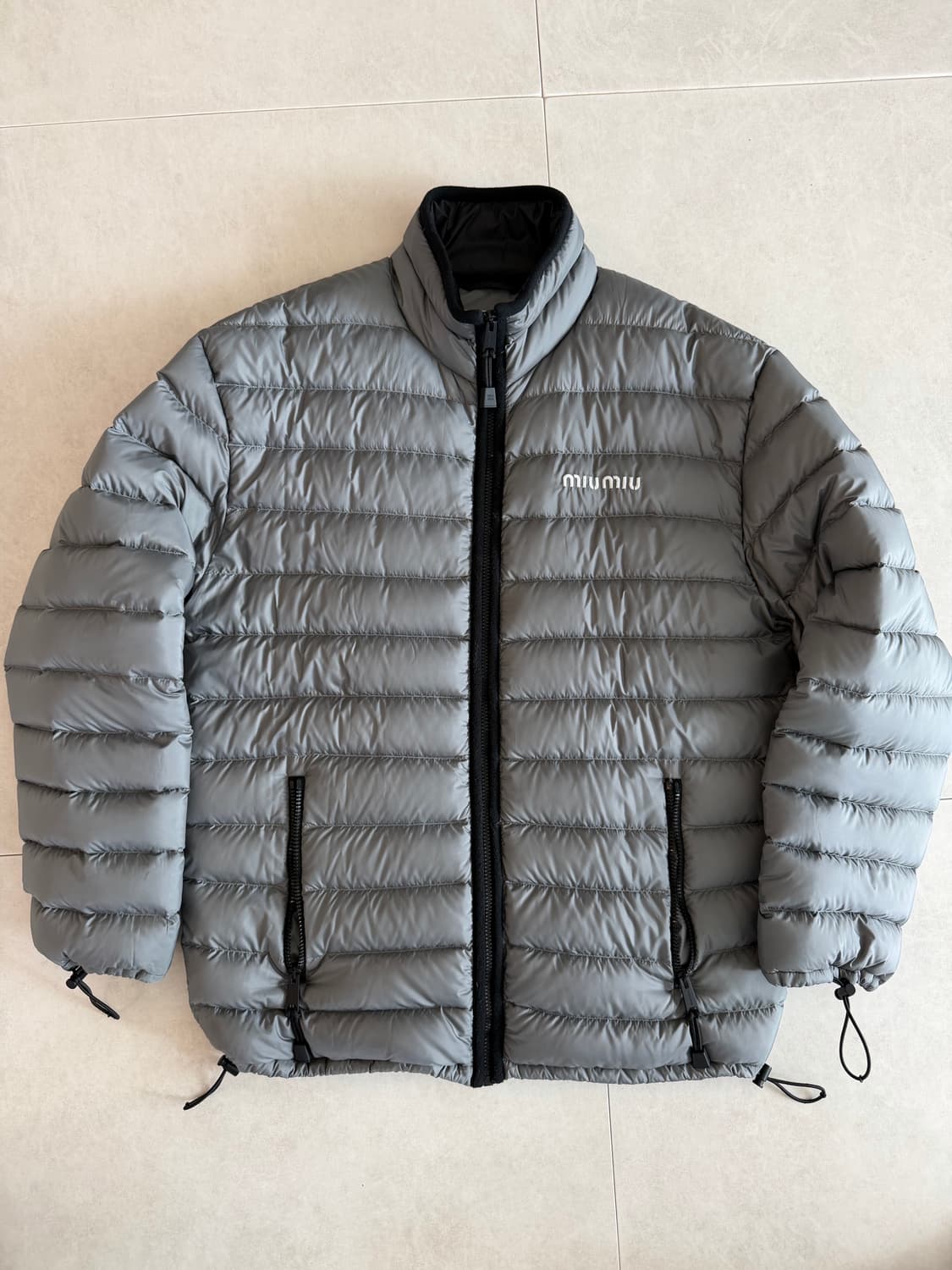 미우미우 라이트웨이트 퐁제 다운자켓 상품이미지1