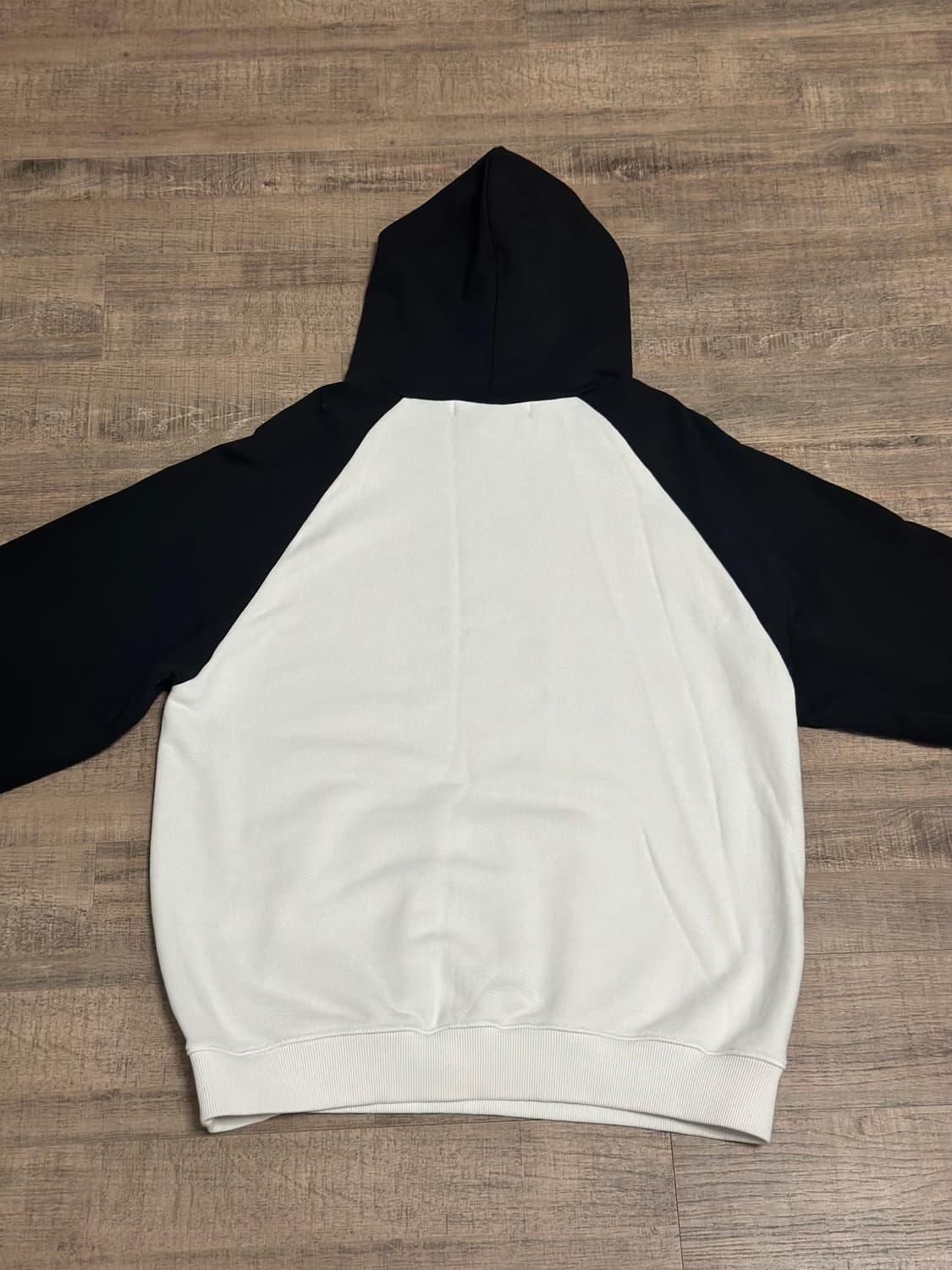 더뮤지엄비지터 (TheMuseumVisitor) 후드티 상품이미지2