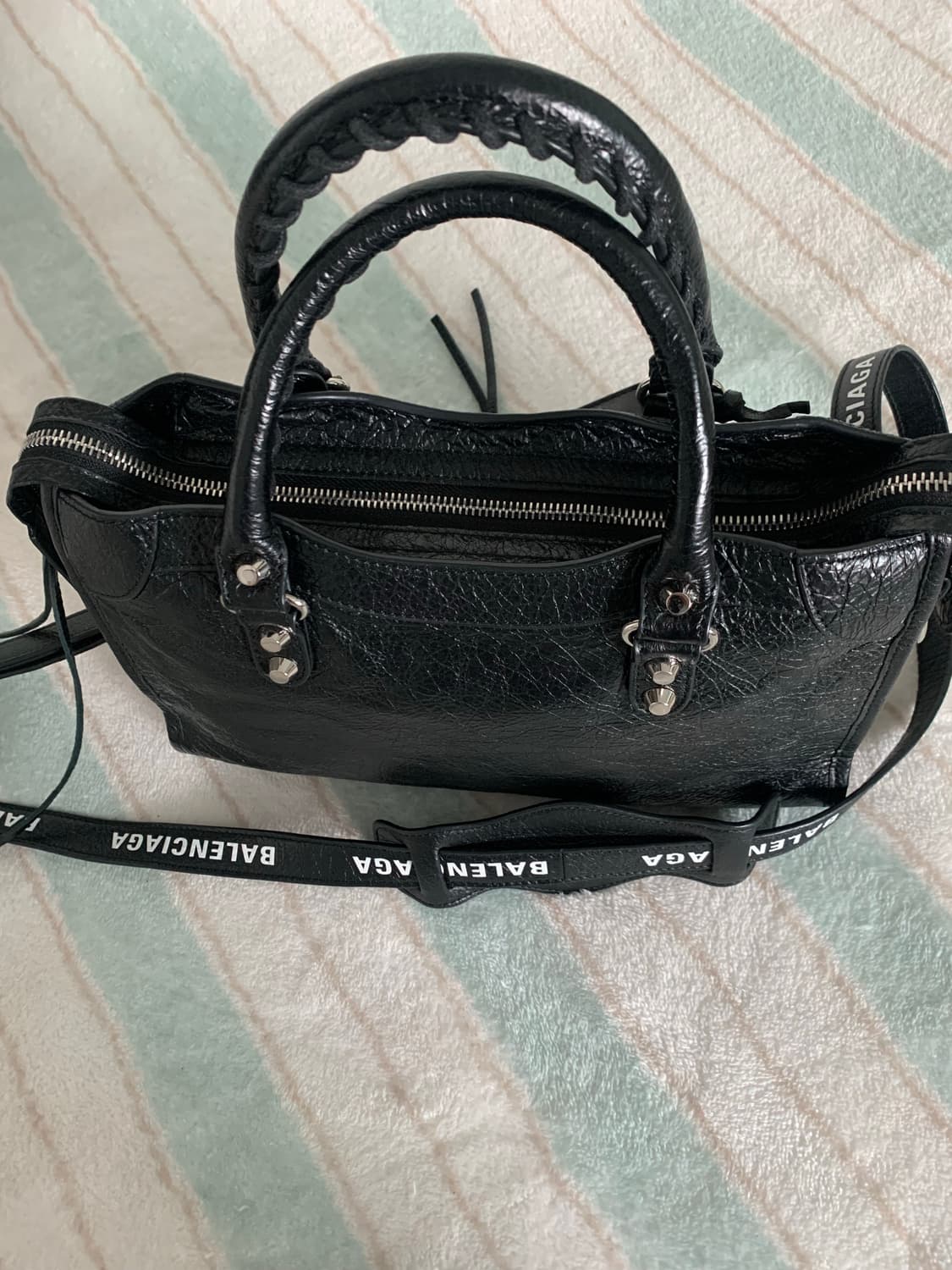 발렌시아가 스몰 모터백 시티백 레터링 블랙 은장 상품이미지10