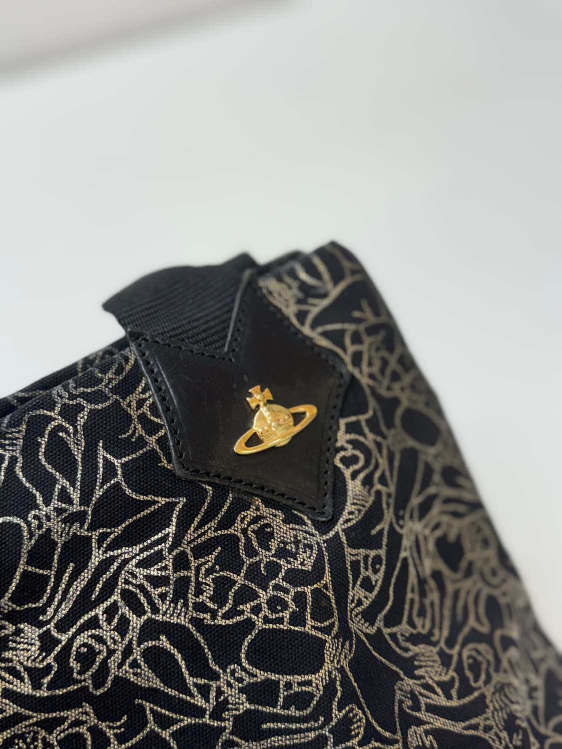 Vivienne Westwood 비비안 웨스트 우드 토트백 상품이미지3