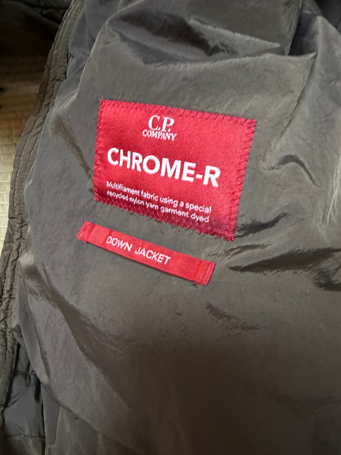 cp컴퍼니 에코 크롬-r 고글 패딩 24fw 상품이미지3