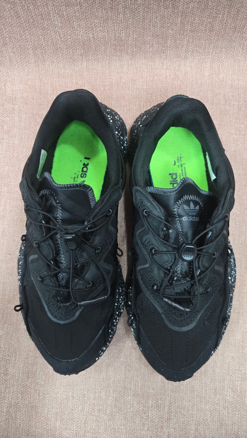 아디다스 240mm-  Ozweego 오즈위고 올블랙 스니커즈 상품이미지2