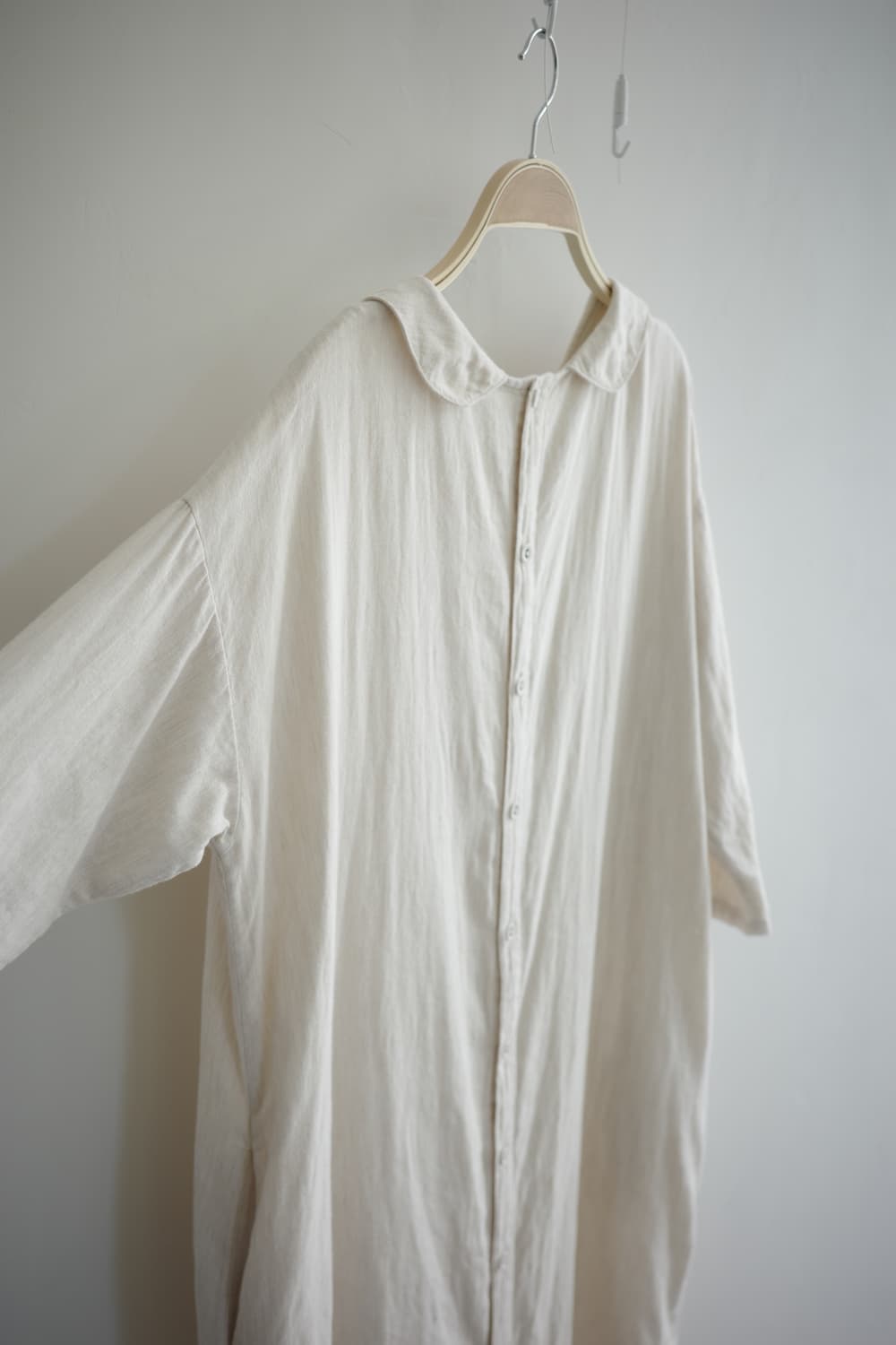 Niko and 
• 오트밀 둥근카라 코튼 원피스 상품이미지5