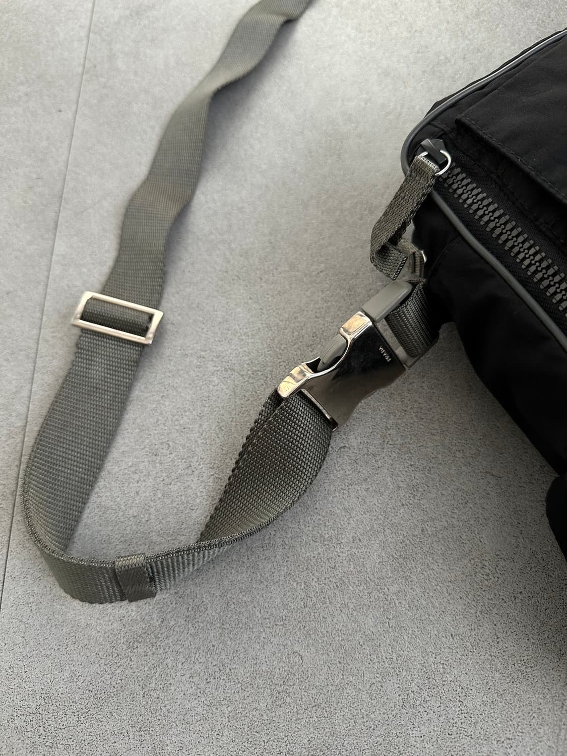 프라다 스포츠 00s 유틸리티 나일론 크로스백 상품이미지7