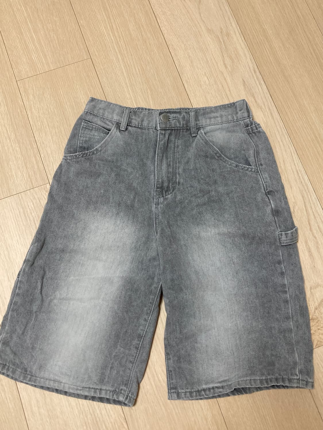 회색 데님 버뮤다 팬츠 상품이미지1