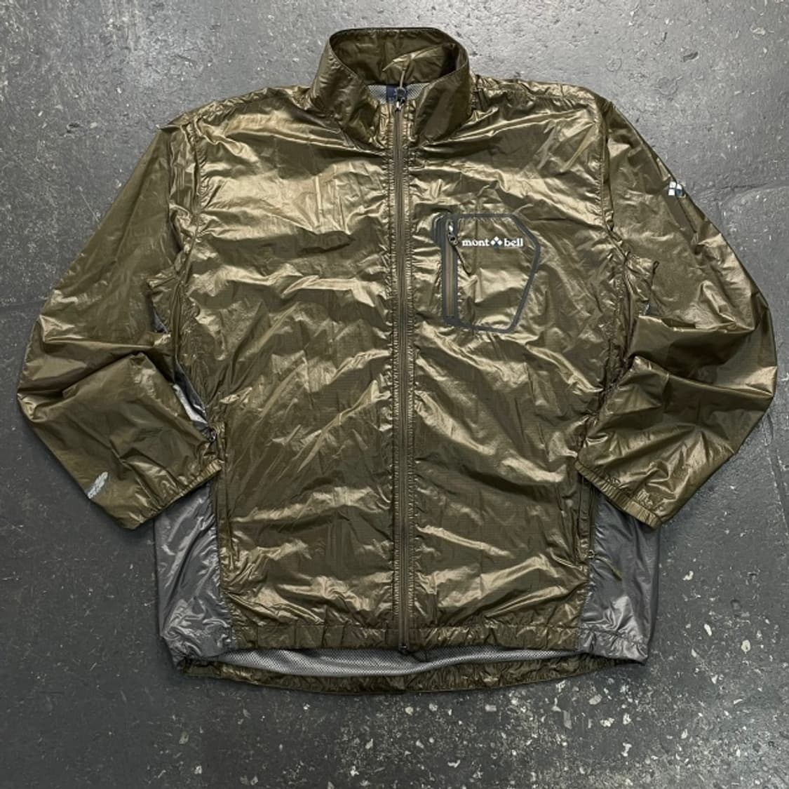 100 몽벨 경량 바람막이  상품이미지1