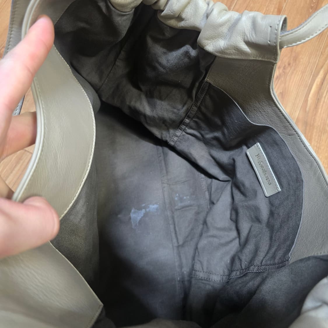 생로랑 카바스 빅숄더백 상품이미지8