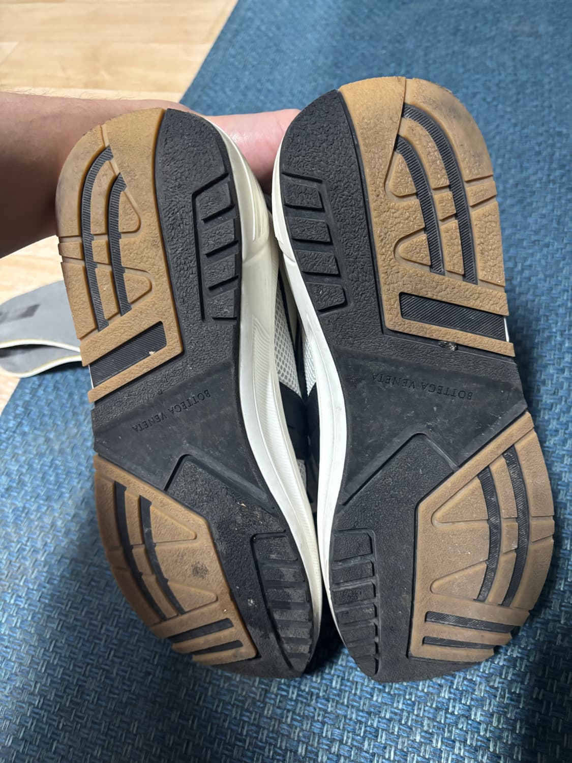 보테가베네타 스피드스터 41사이즈 검흰 정품 상품이미지6