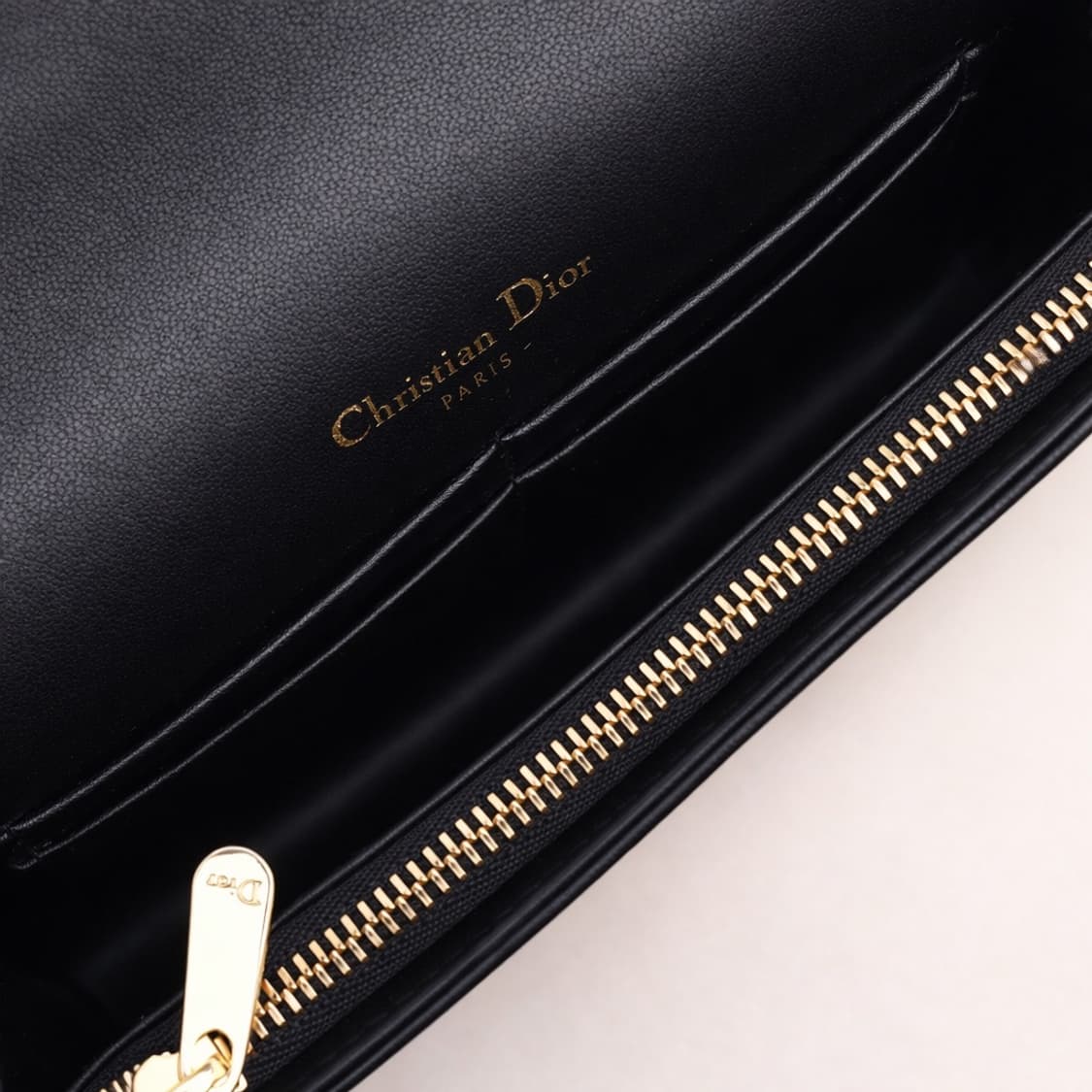 [S급] 디올 스트랩 파우치 크로스백 판매합니다!!! 상품이미지2
