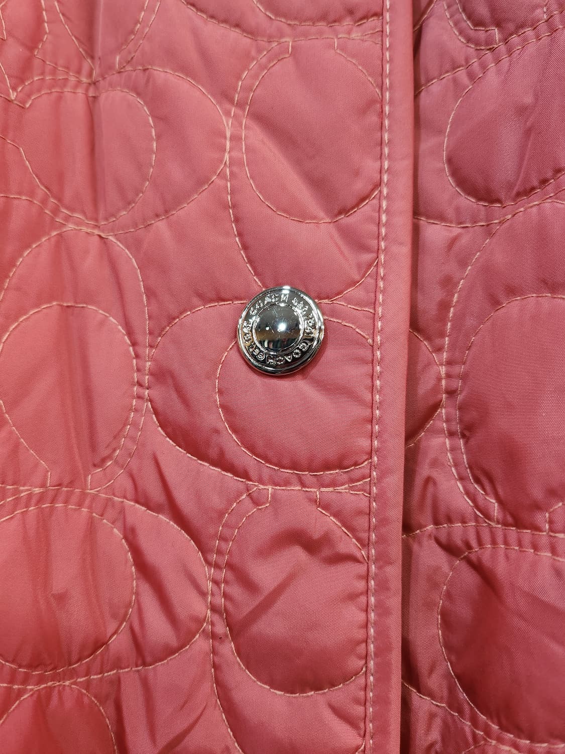 128) 코치 coach 오버사이즈 시그니처 패턴 퀄팅 패딩 상품이미지4