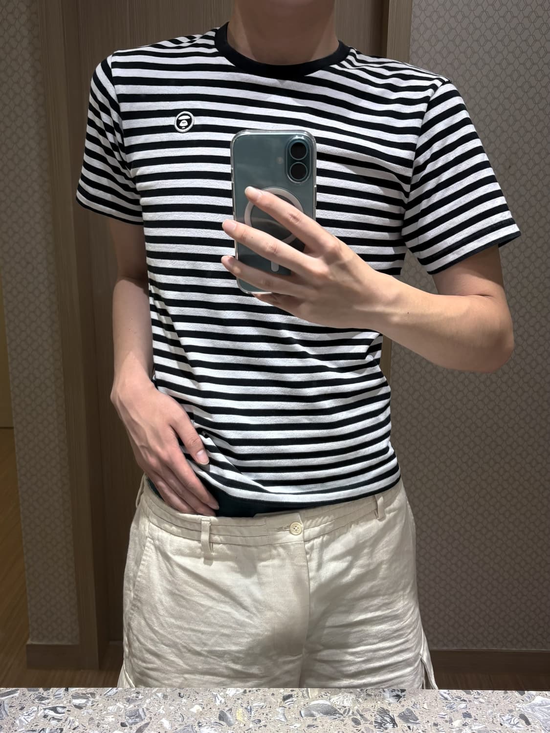 [S] 에이프(AAPE) 미니 문페이스 자수 스트라이프 반팔 티셔츠 상품이미지4