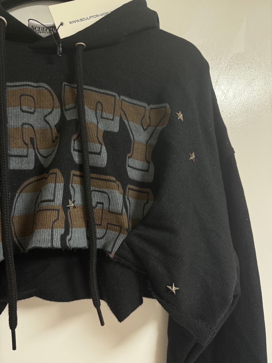 새상품) 스컬프터 Glitter Flag Crop Hoodie Black 상품이미지4