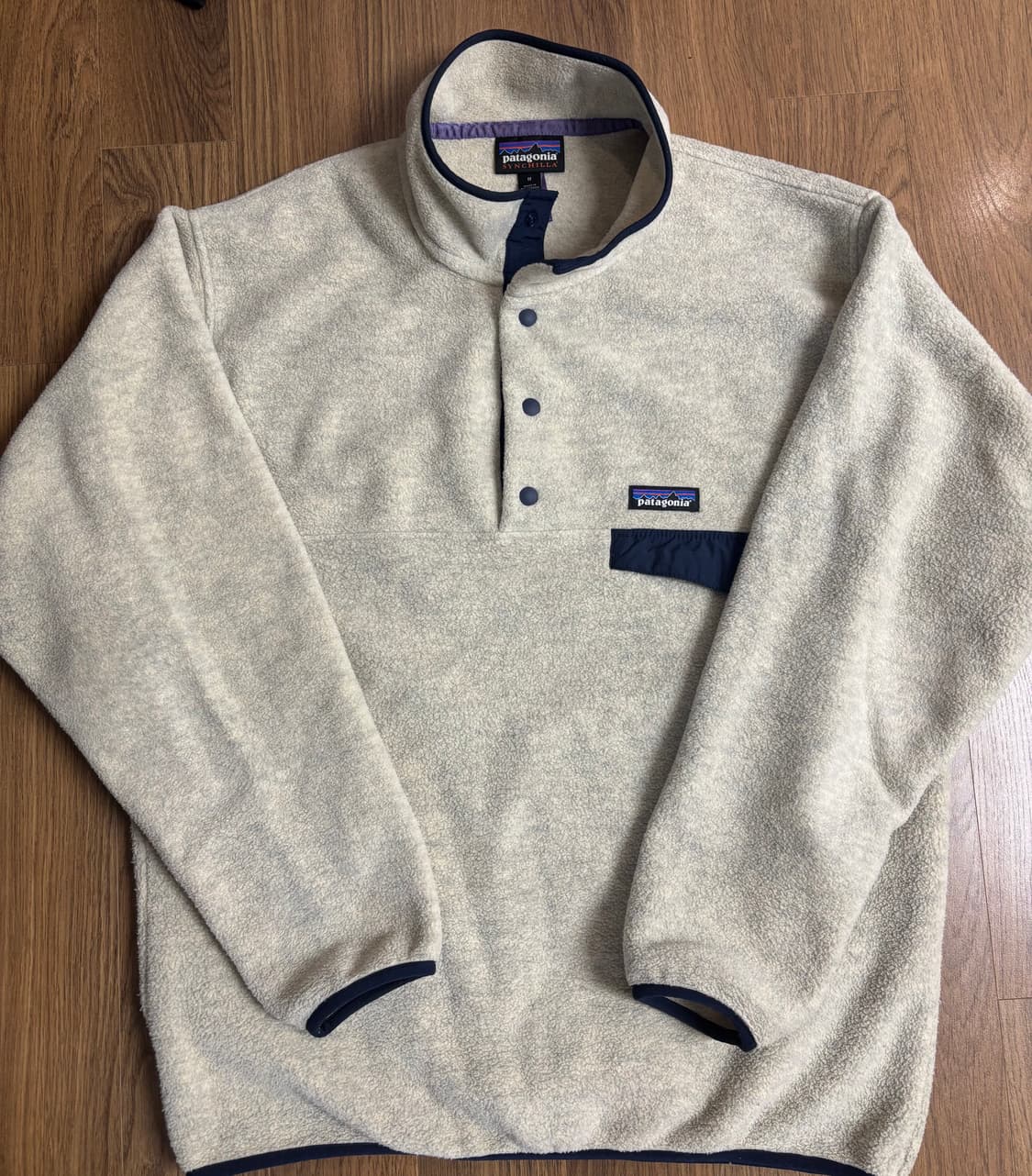 파타고니아  헤비웨이트 신칠라 오트밀 M사이즈 판매합니다. 상품이미지1
