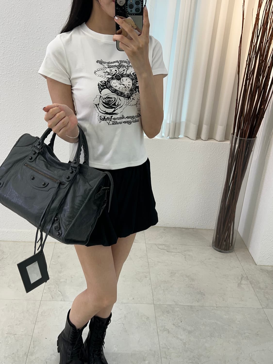 ❌예약중[A+급 정품] 발렌시아가 시티 모터백 미디움 상품이미지6